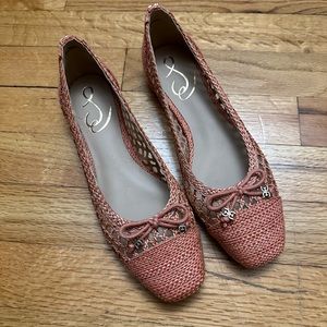 NWOT - ‘May’ Ballet Flats - coral